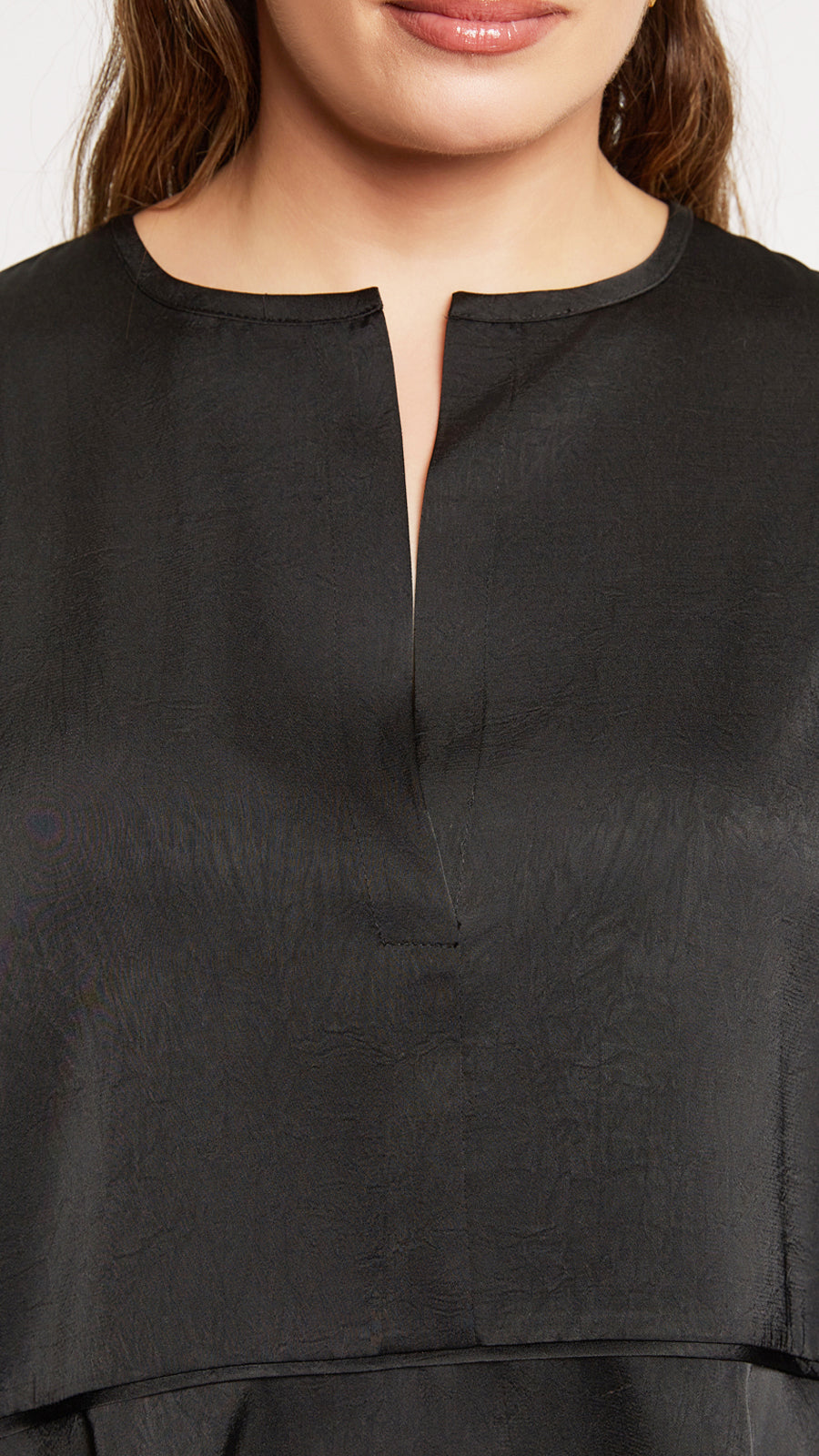 Textured satin button detail bell sleeve blouse by Mat | Black