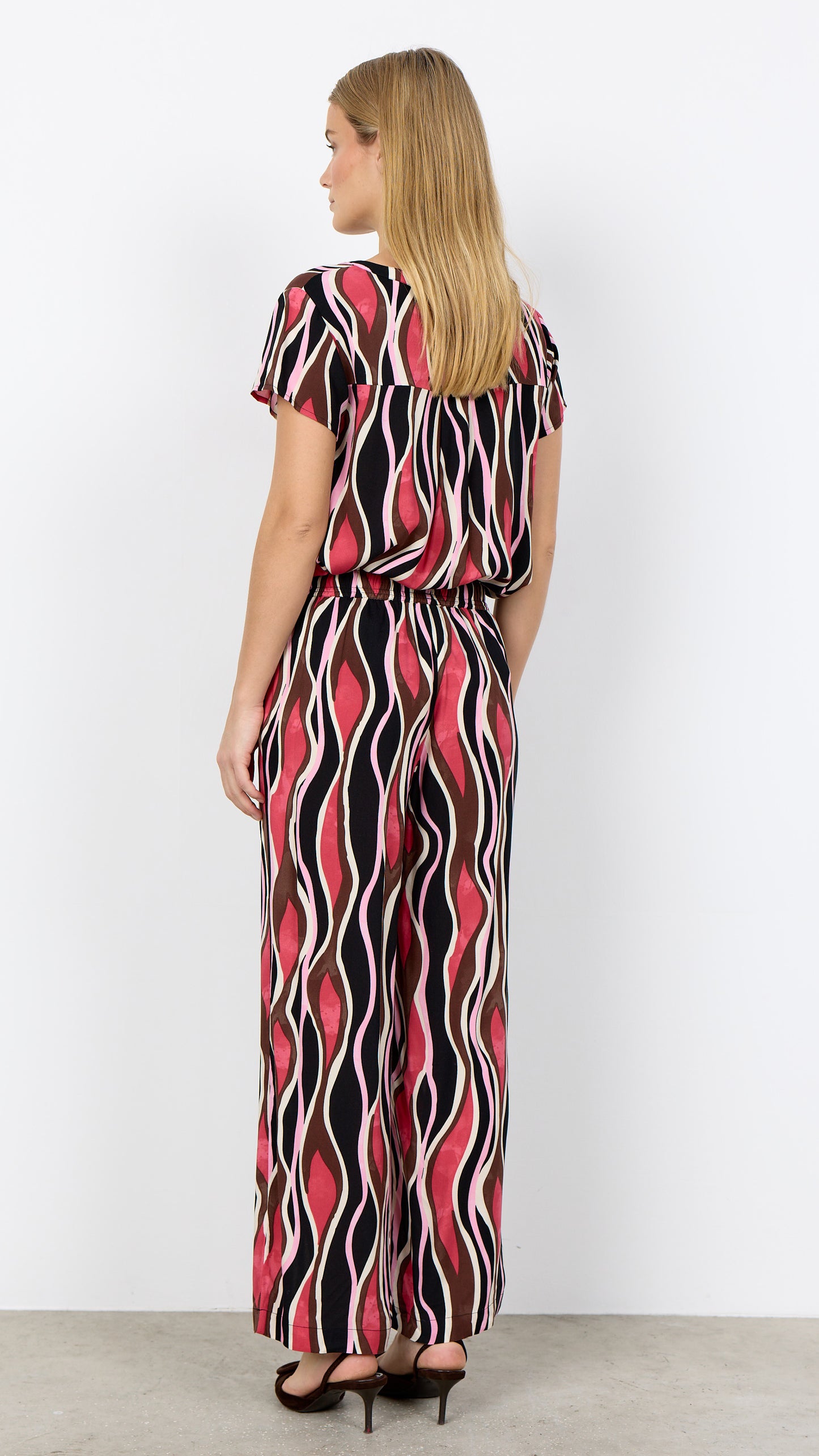 Print notched v-neck short sleeve top | Pink | by Soya Concept