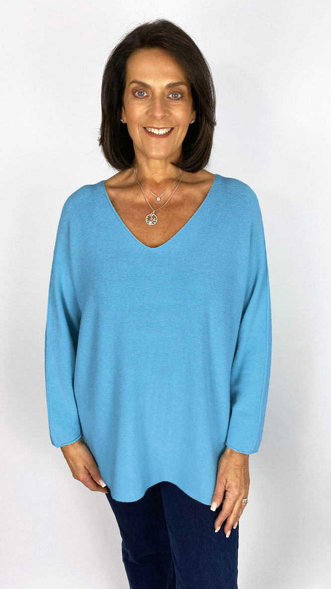 Ultra-soft oversized v-neck jumper | 8 Colours