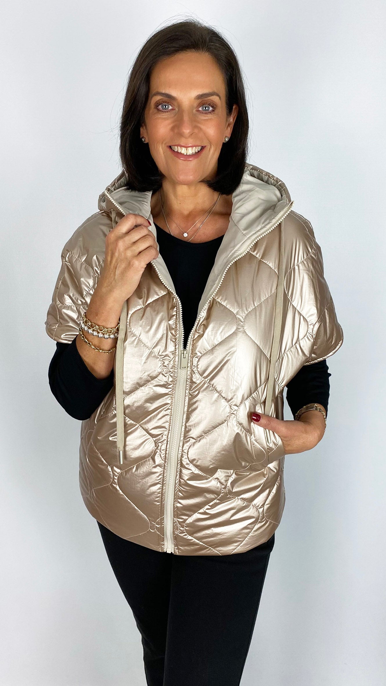 Cap sleeve metallic hooded gilet | Champagne