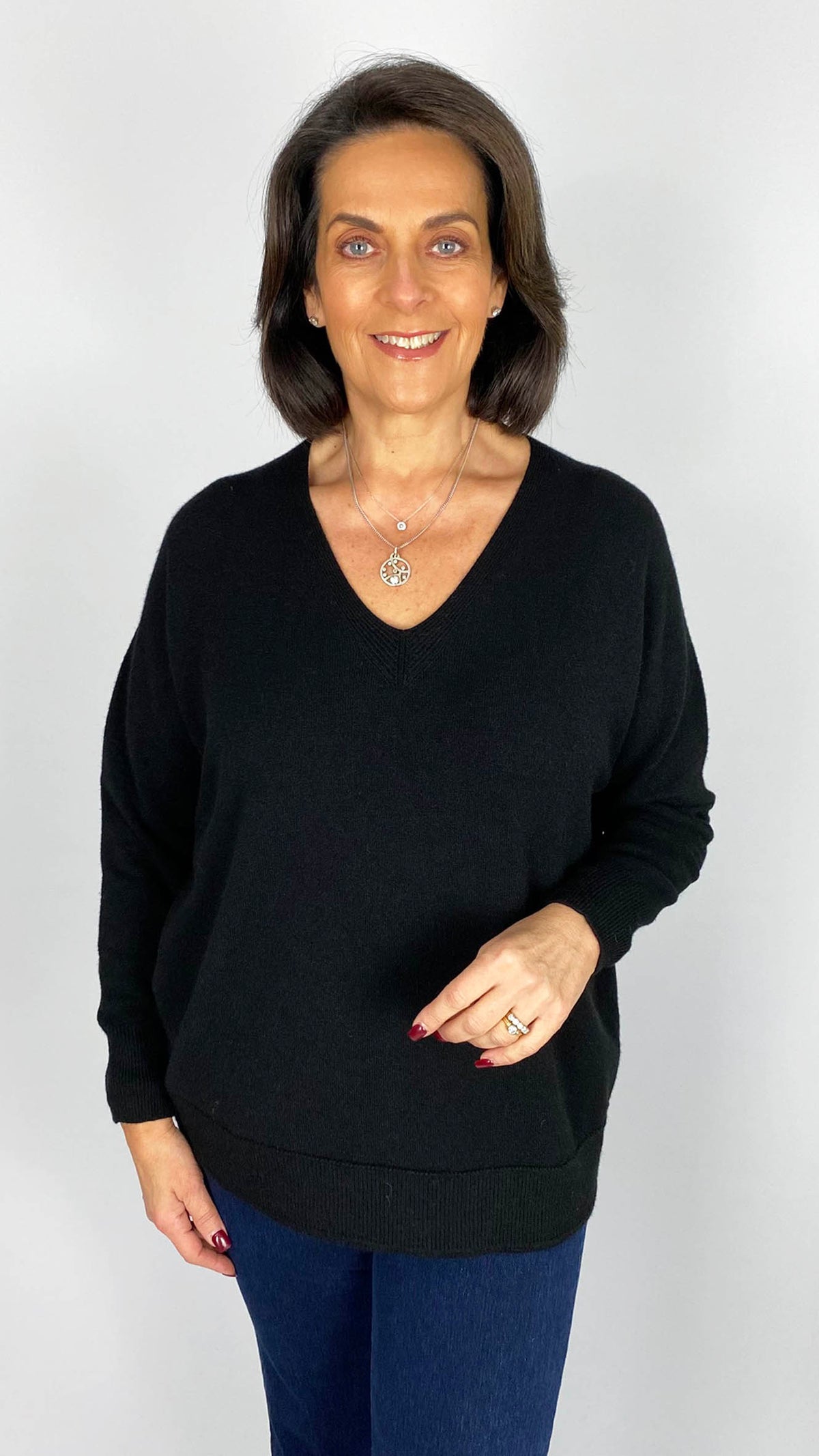 My classic ribbed edged v-neck jumper | 5 Colours