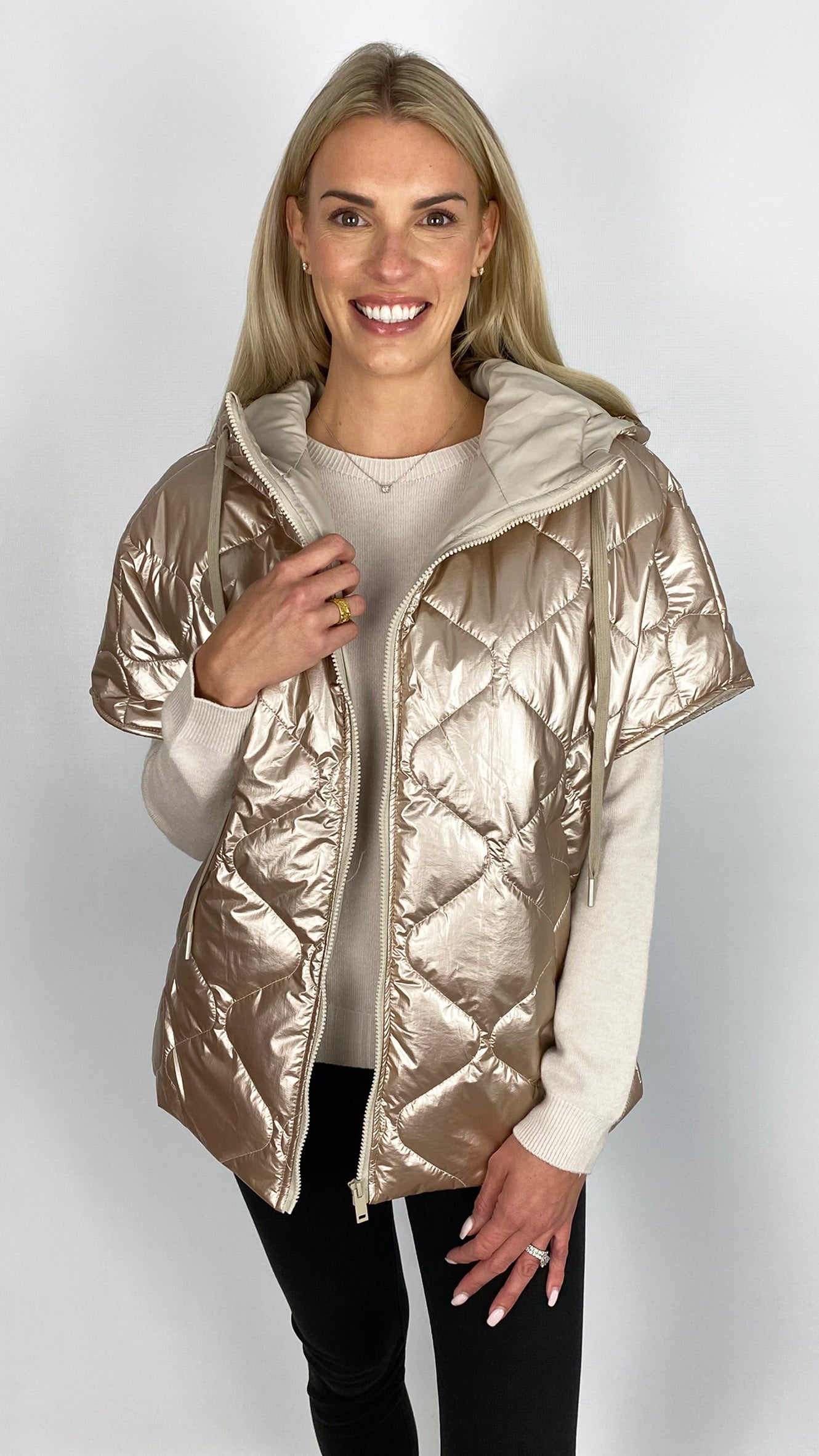 Cap sleeve metallic hooded gilet | Champagne