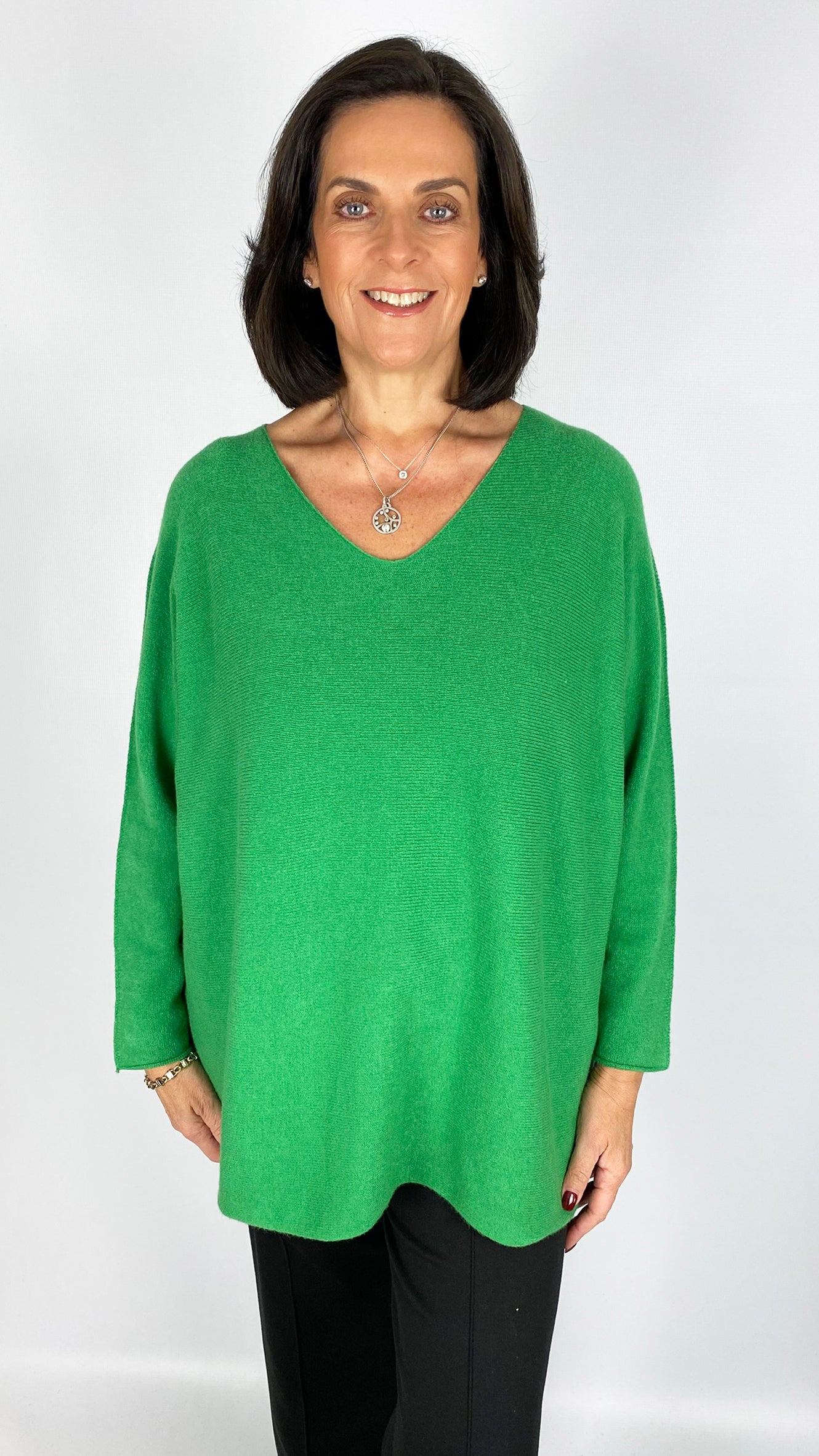 Ultra-soft oversized v-neck jumper | 6 Colours
