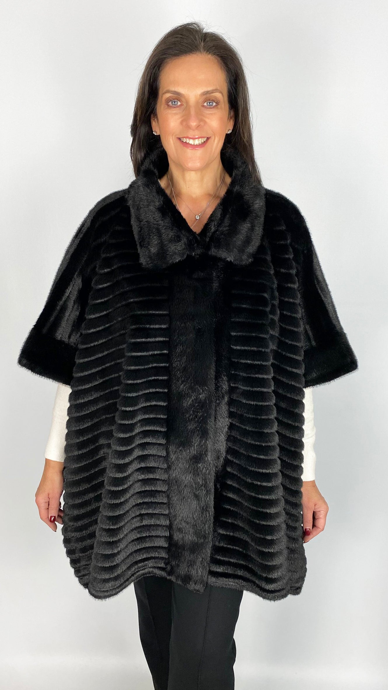 Oversized ribbed faux fur 1/2 sleeve cape jacket | 3 Colours