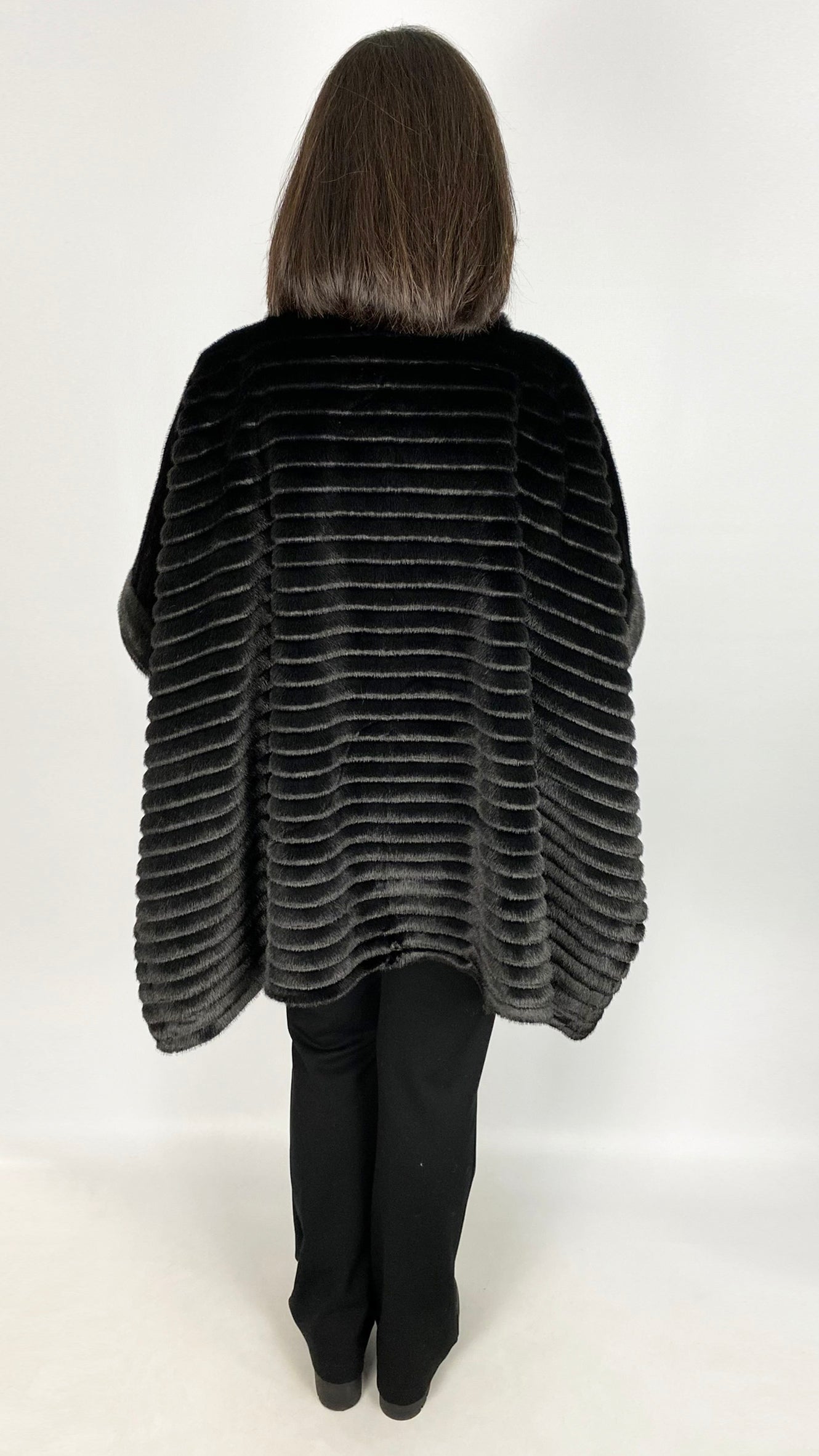 Oversized ribbed faux fur 1/2 sleeve cape jacket | 3 Colours