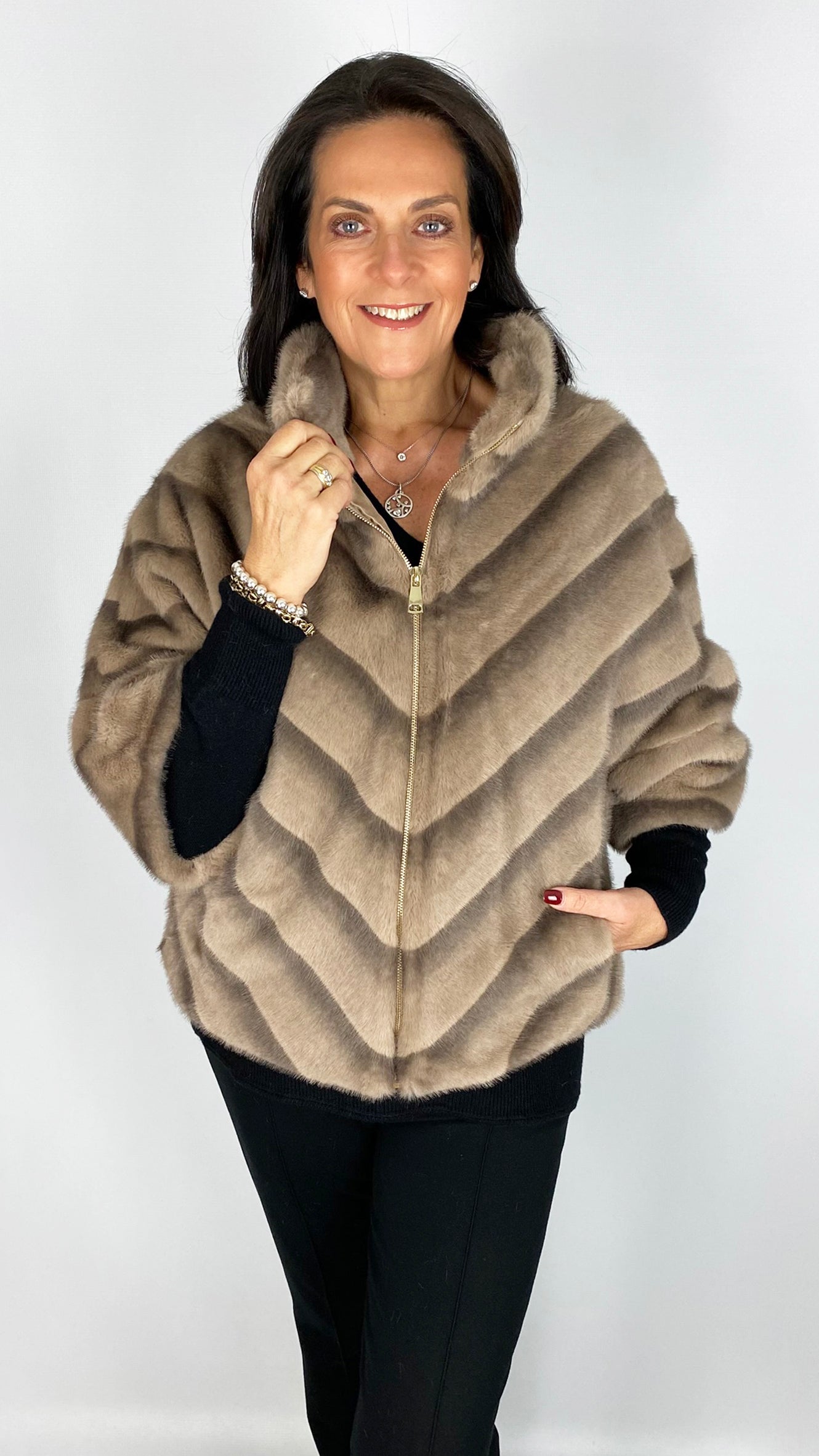 Fluted 3/4 sleeve luxury faux fur jacket | 3 Colours