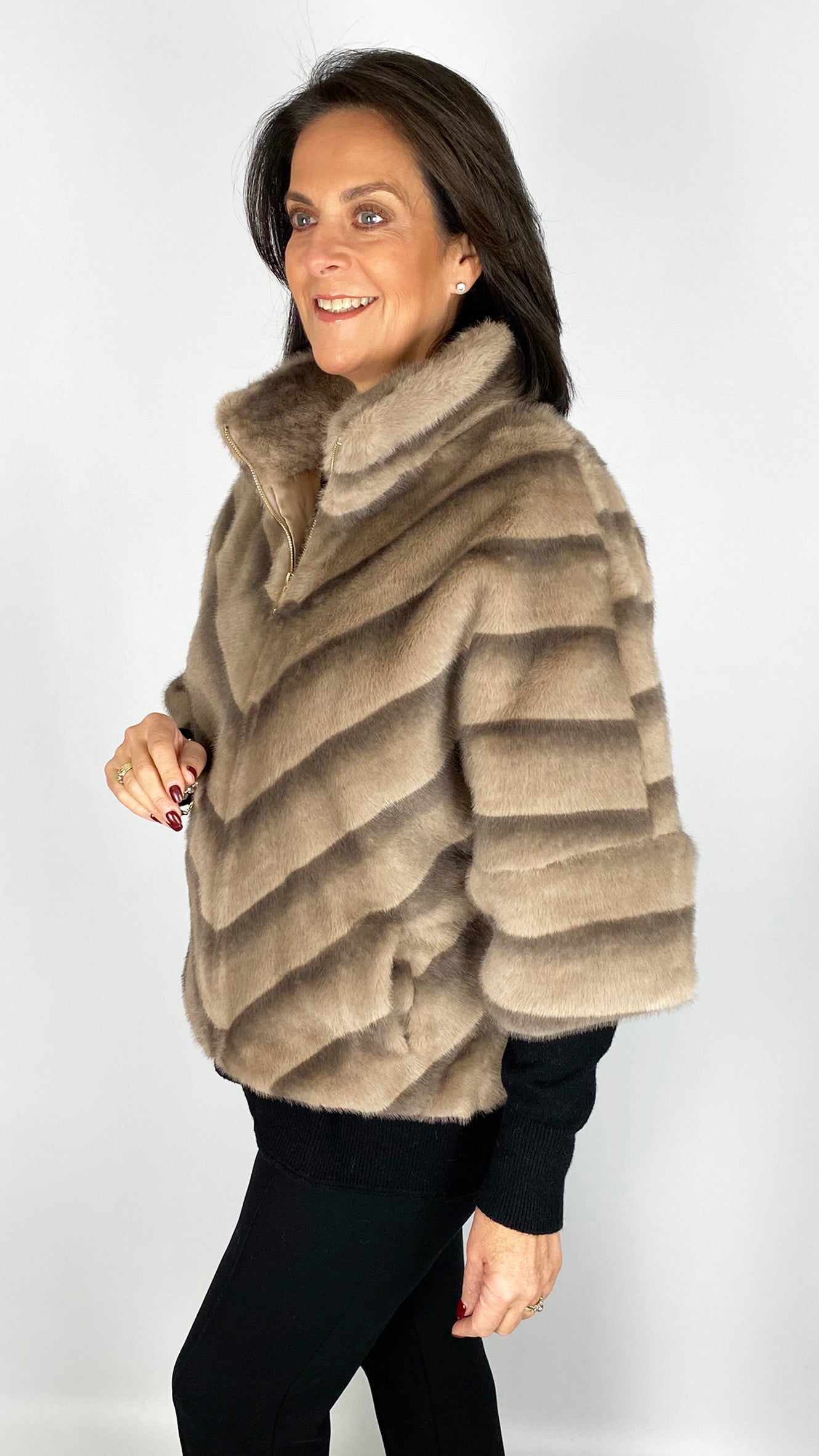 Fluted 3/4 sleeve luxury faux fur jacket | 3 Colours