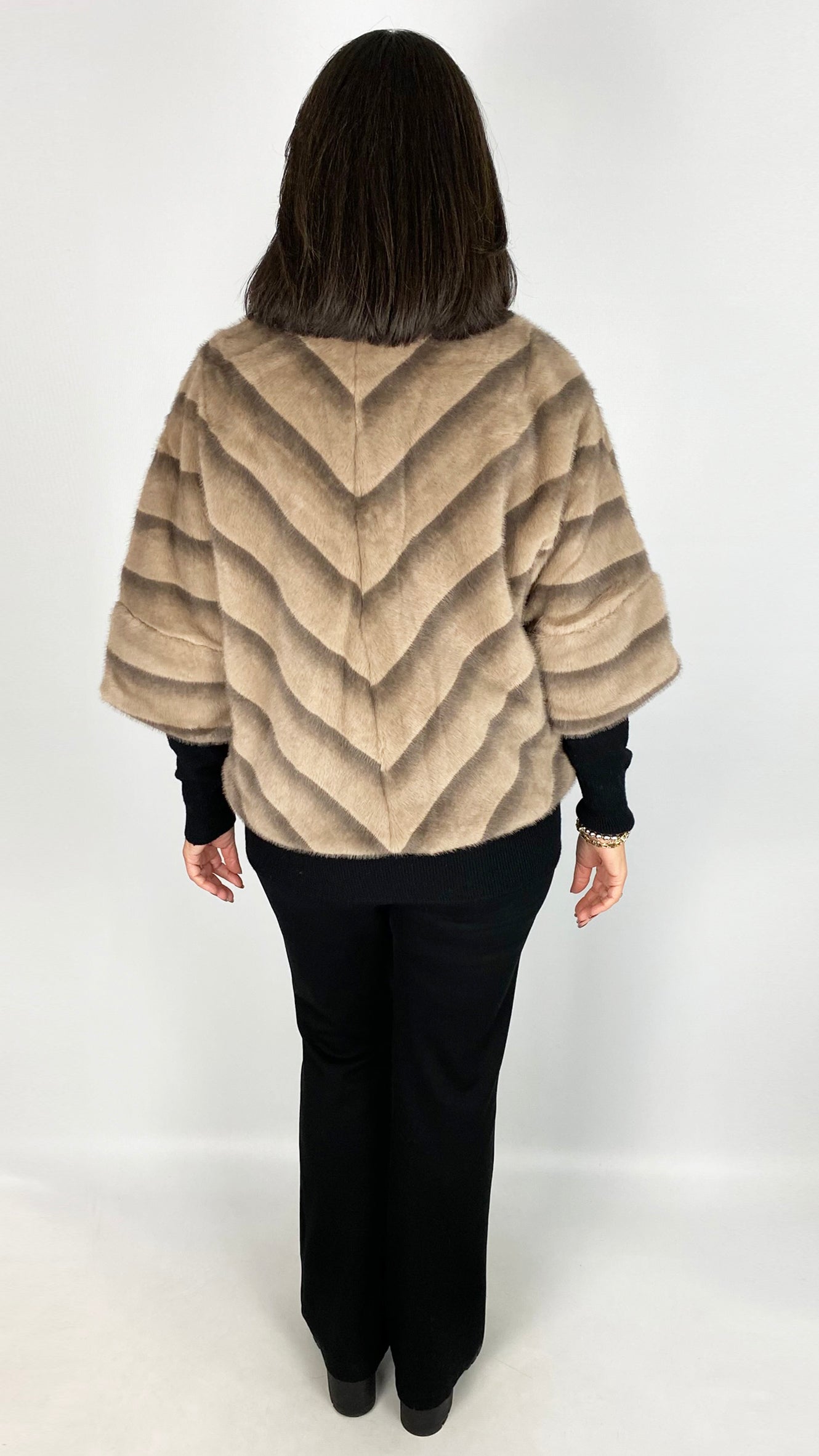 Fluted 3/4 sleeve luxury faux fur jacket | 3 Colours