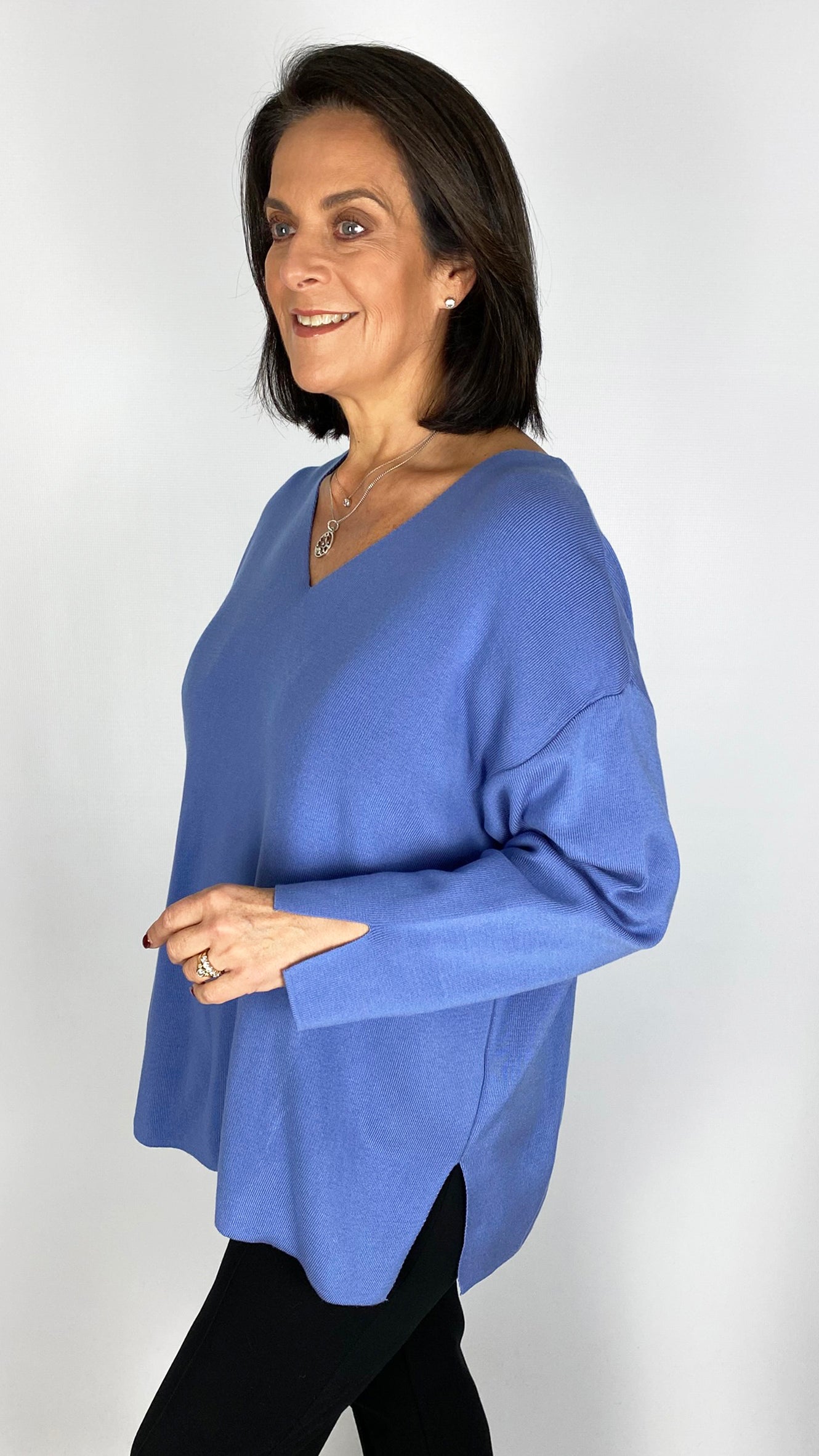 V-neck essential jumper | 3 Colours | by Mat