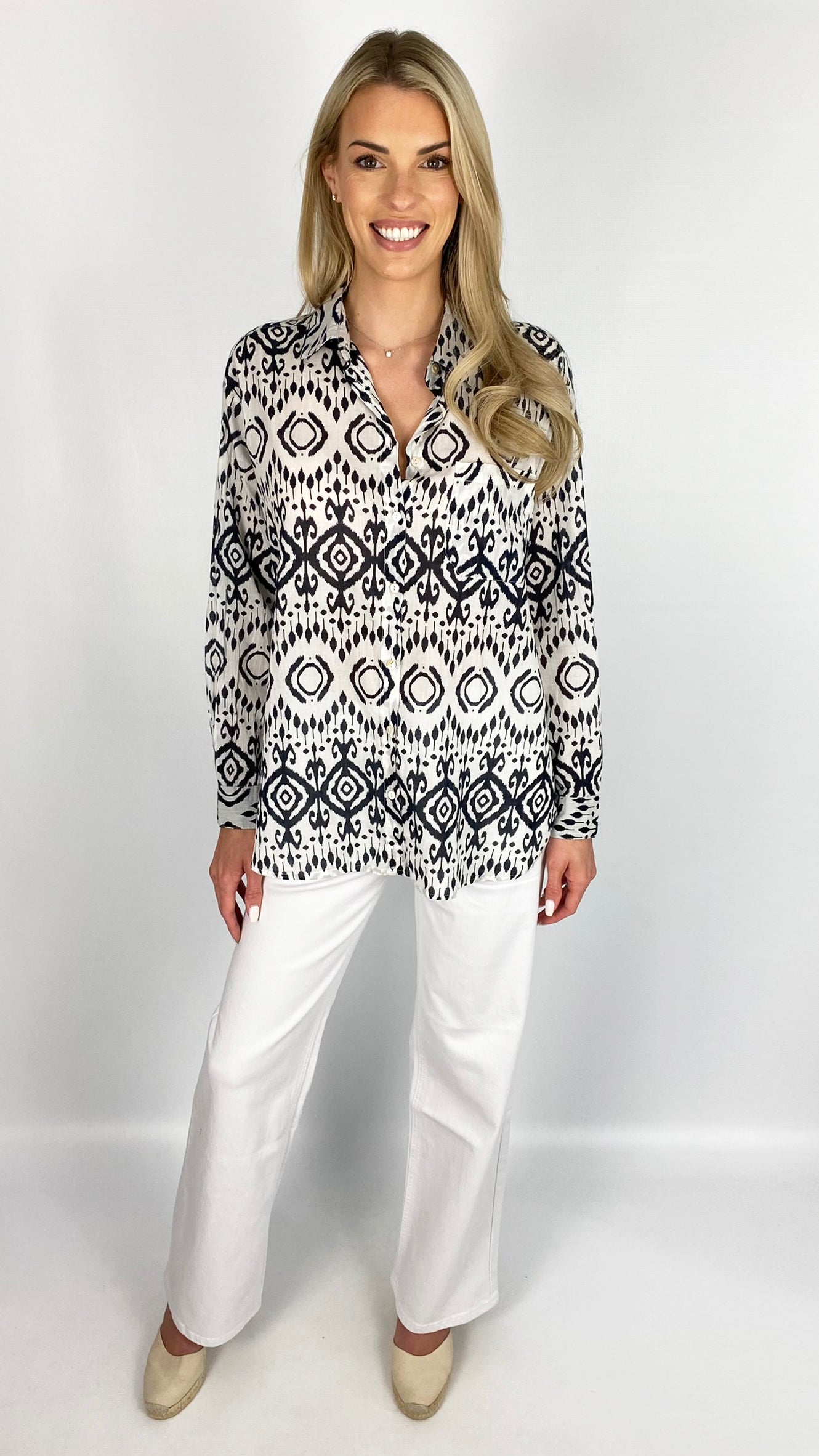Cotton button-through shirt by Lara Ethnics | White/Black | last 1