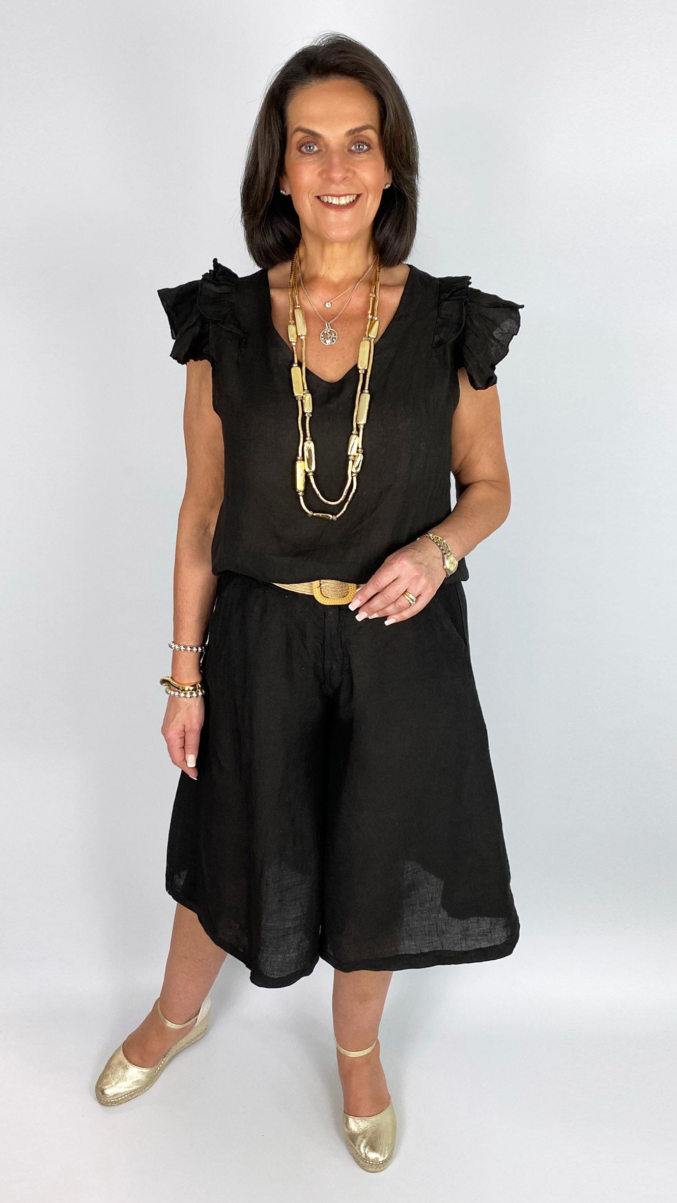 Linen Bermuda shorts w/ belt | 4 Colours