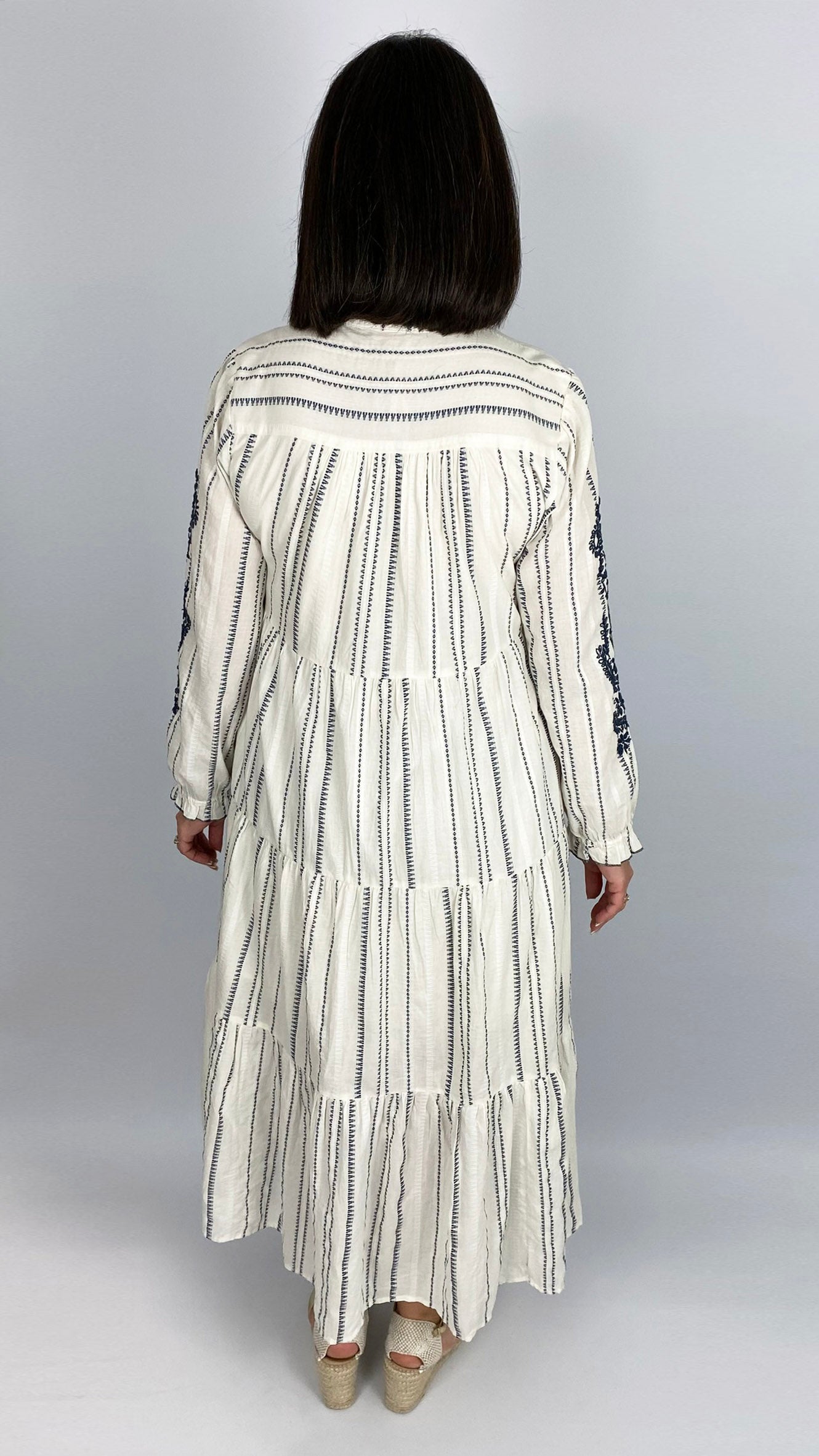 Cotton half button embroidered tiered dress | by Goa | Off-White/Navy