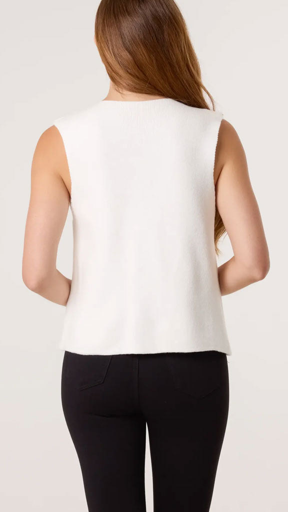 Gold brooch knitted waistcoat | 5 Colours