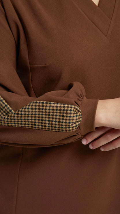 Check trimmed v-neck top | Brown | by Mat