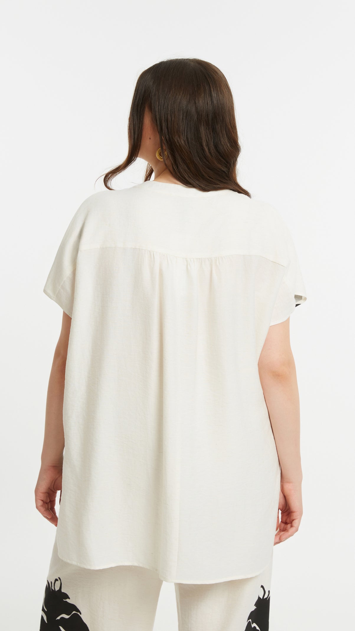 Botanical print keyhole v-neck top | Natural | by Mat