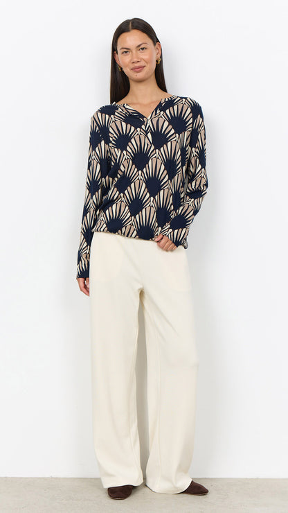 Geometric fan notched v-neck gathered hem top | Navy Combi | by Soya Concept