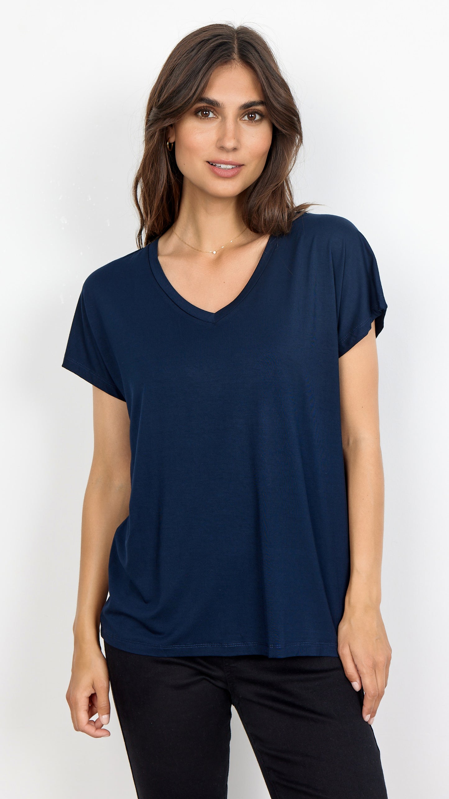Premium soft v-neck t-shirt | Navy | by Soya Concept