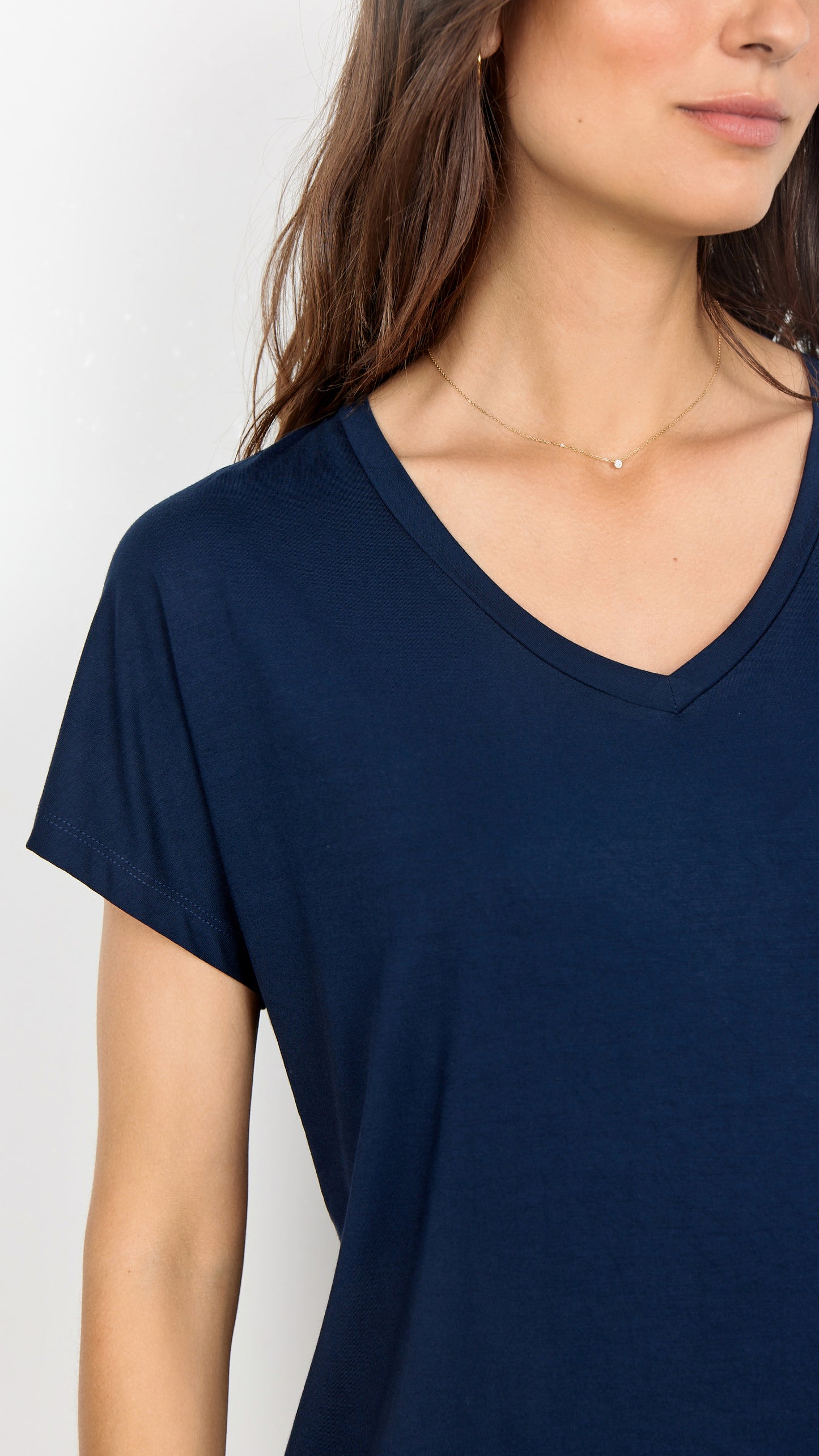 Premium soft v-neck t-shirt | Navy | by Soya Concept
