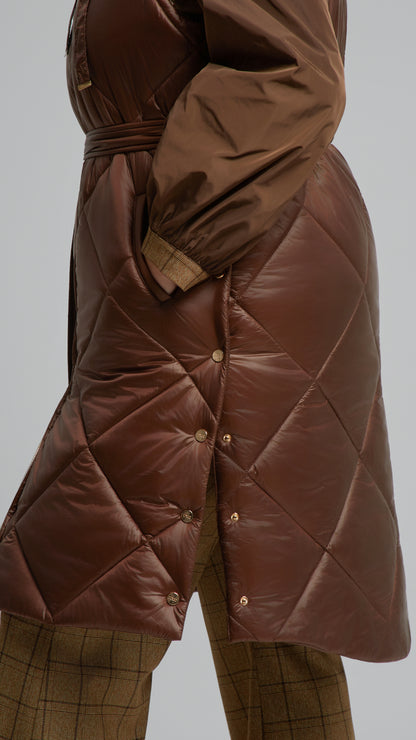 Quilted hooded gilet w/ removable belt | Chocolate | by Mat