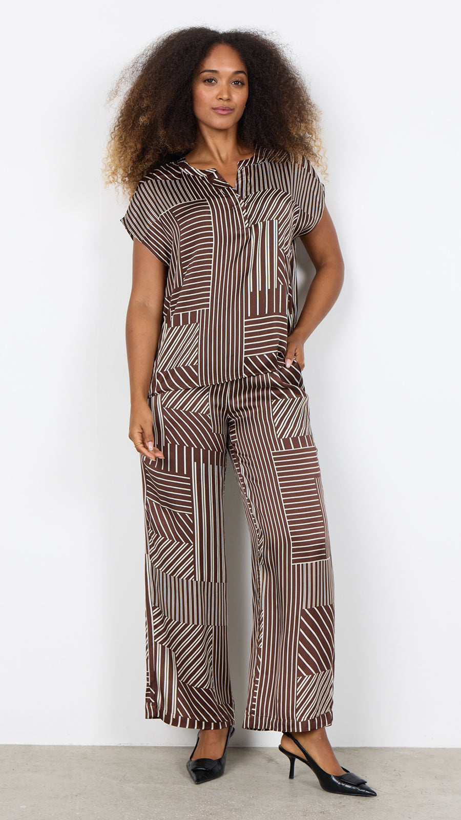 Satin-feel geometric print notched v-neck short sleeve blouse |Brown | by Soya Concept