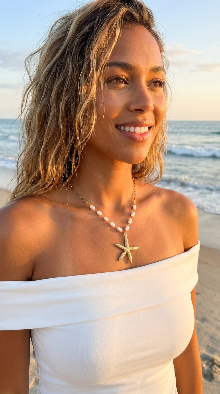 Amelia short necklace | Gold