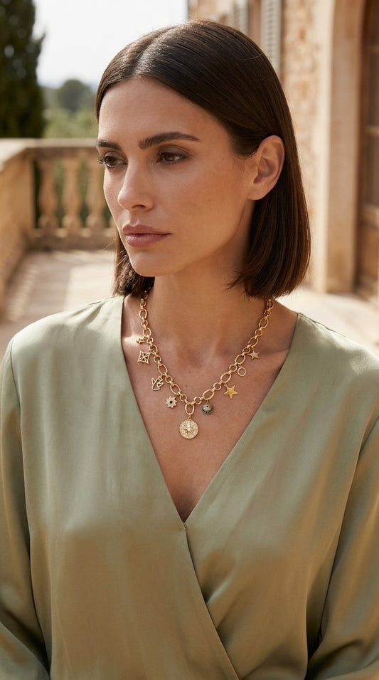 Amelia short necklace | Gold