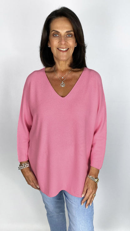 Ultra-soft oversized v-neck jumper | 8 Colours