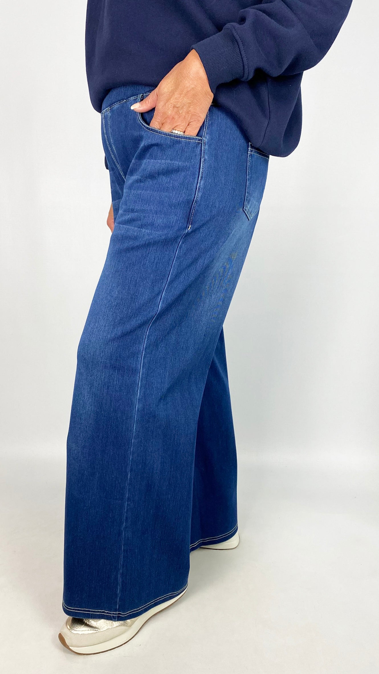 Wide waistband pull-on wide leg jeans | 2 Colours