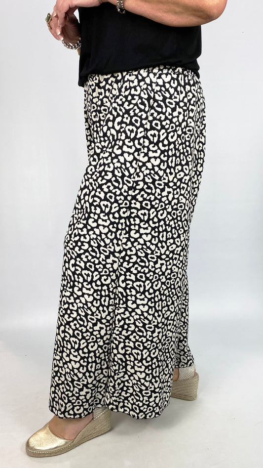 Crease-free wide-leg pants | 3 Mono-prints