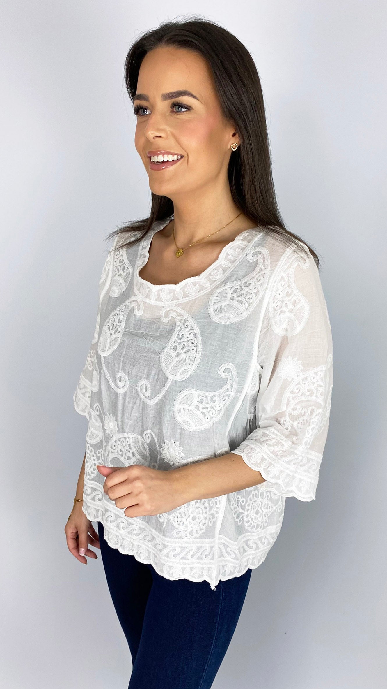 Scalloped edge embroidered top | White