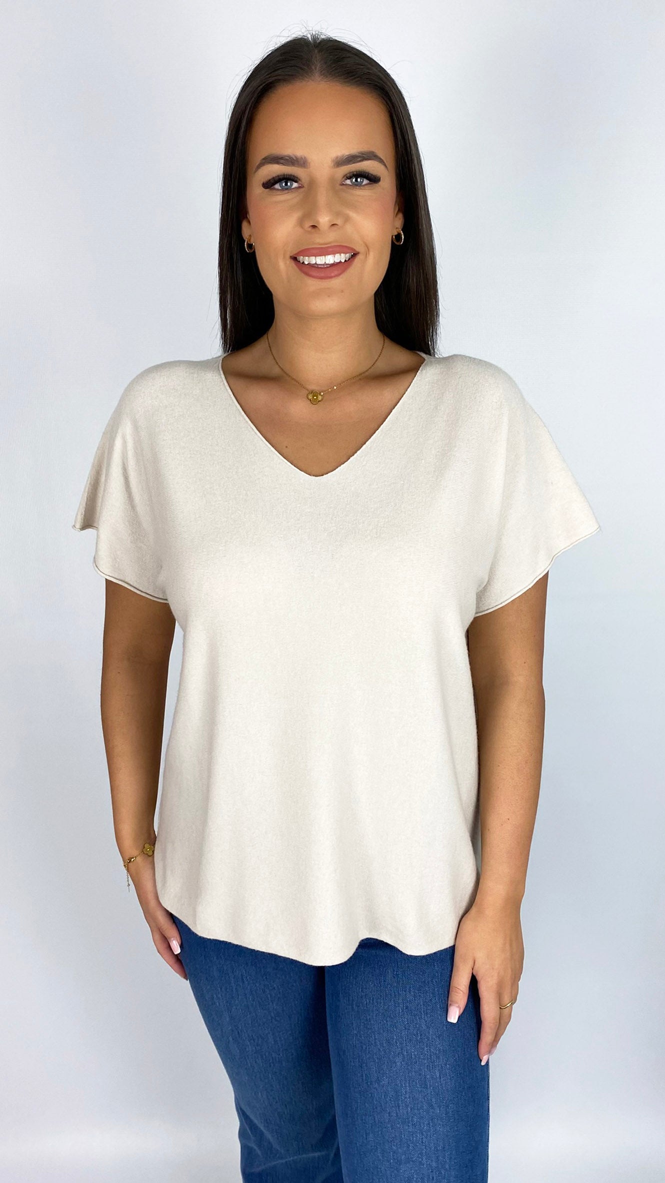 Fine v-neck short-sleeve top  | 4 Colours | last 1s
