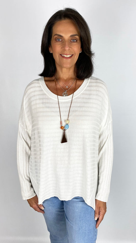 Ribbed lightweight knit hi-low top | White | Necklace included | last 1