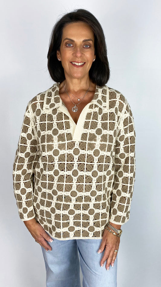 Crochet flower collared v-neck jumper | 2 Colours