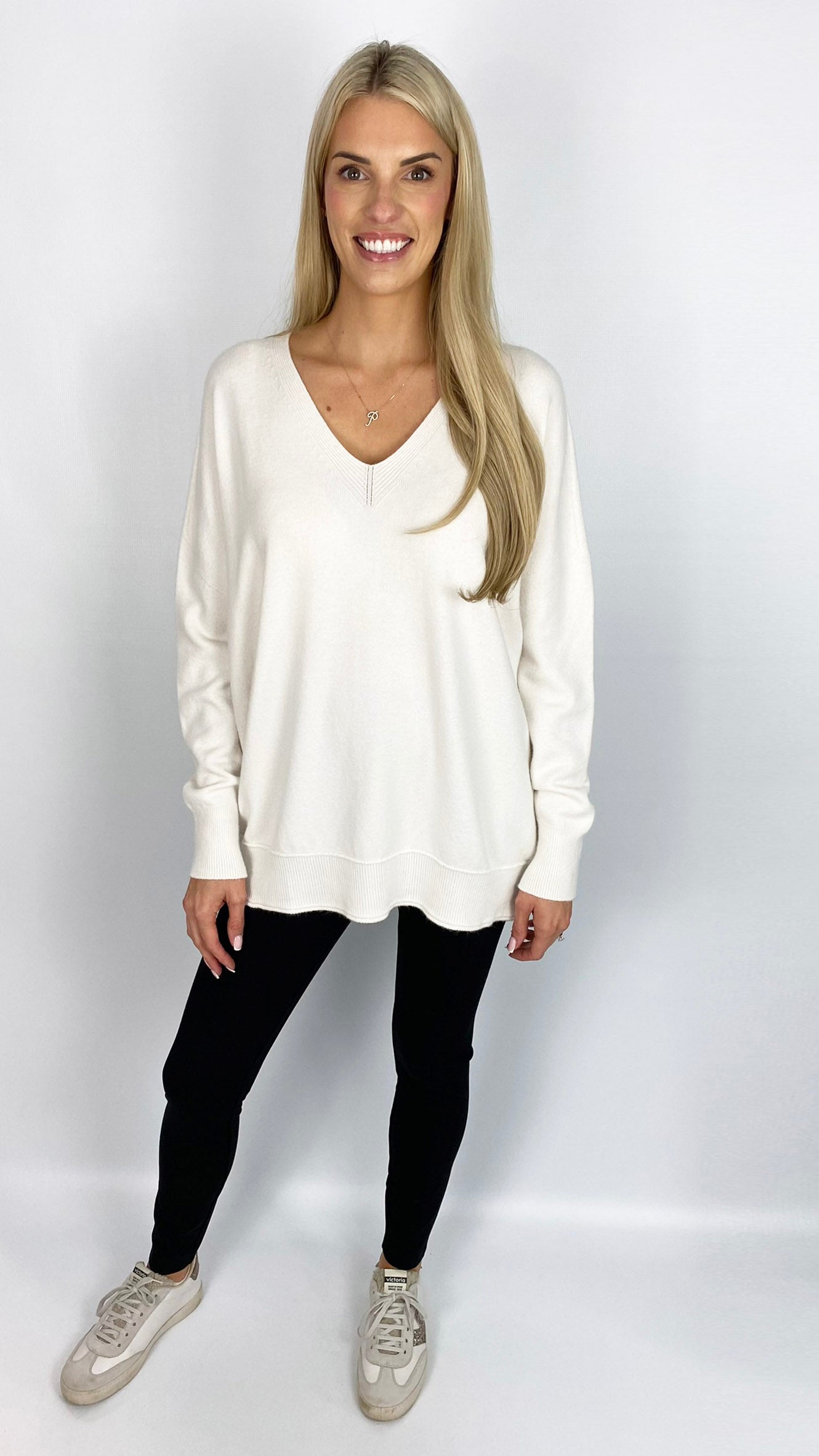 Ribbed edged v-neck jumper (8 Colours)