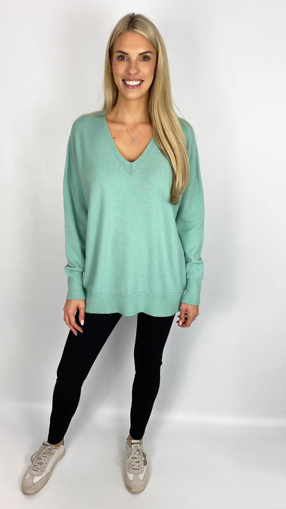 Ribbed edged v-neck jumper (8 Colours)