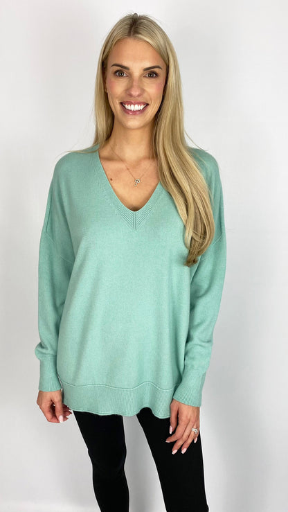 Ribbed edged v-neck jumper (8 Colours)