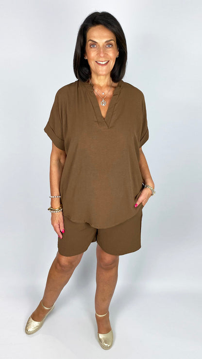Crepe-feel v-neck top & shorts set | 6 Colours