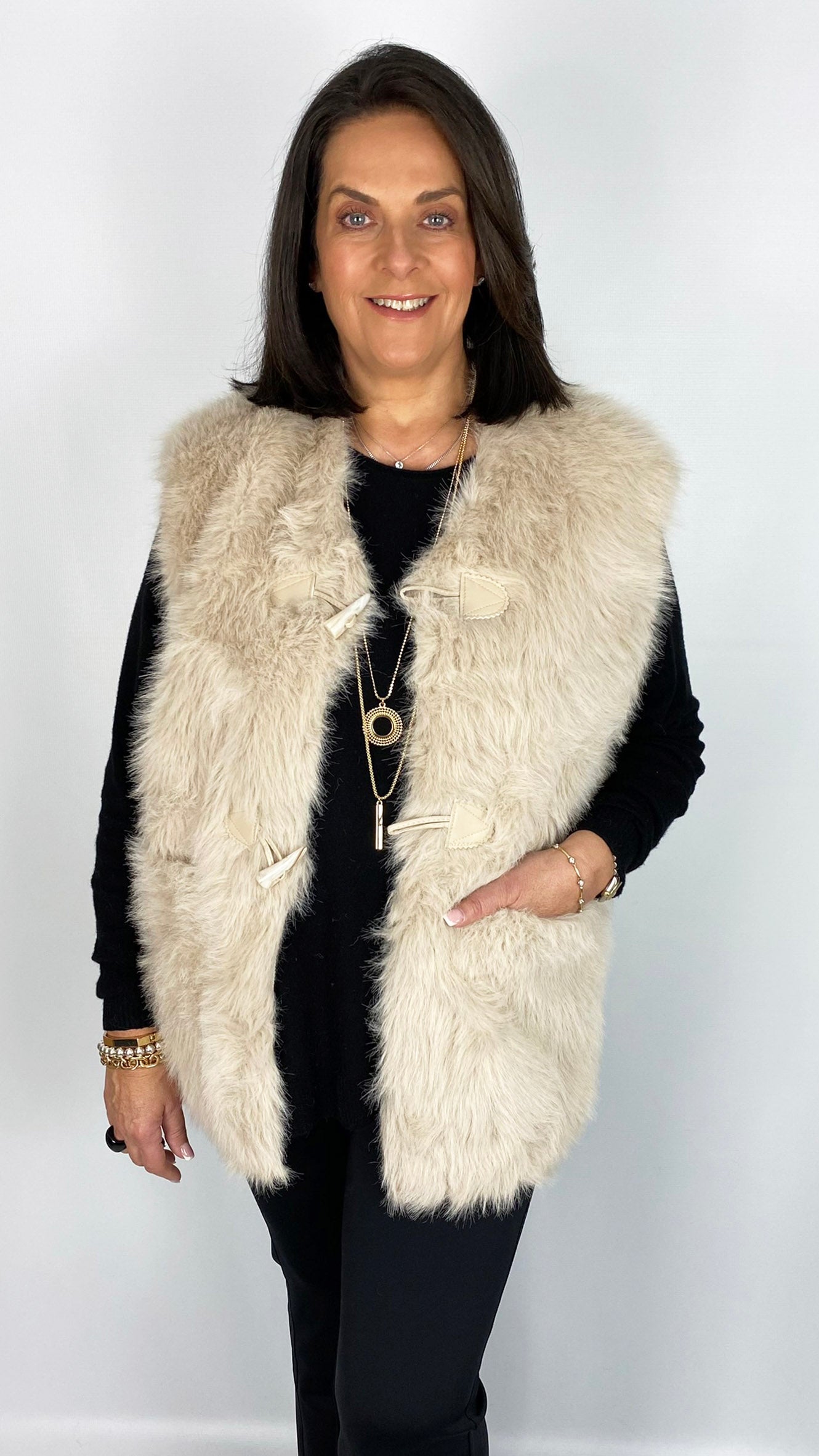 Shaggy faux fur gilet w/ pockets (2 Colours) by Malissa J