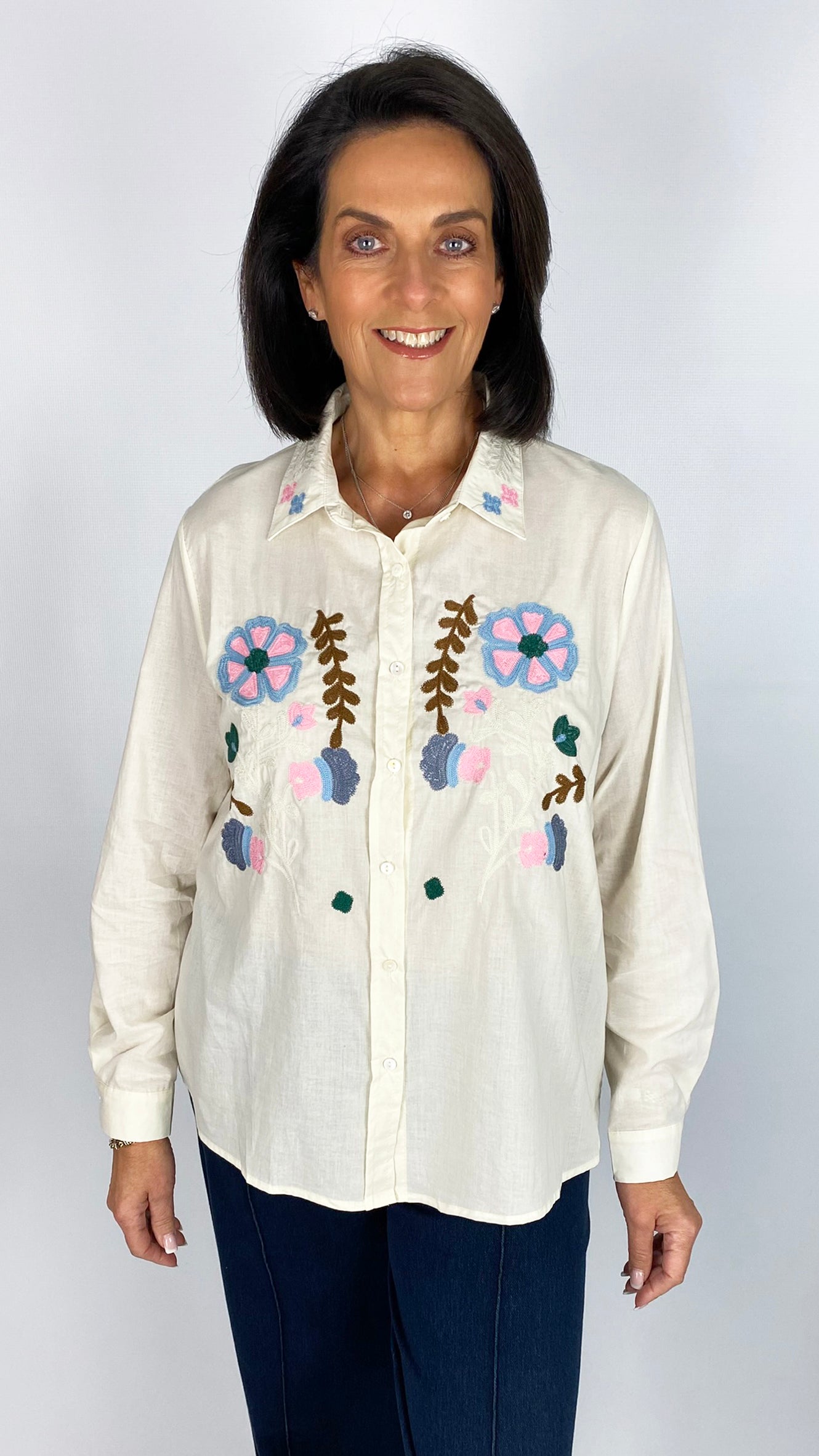 Cotton flower embroidered shirt | Cream