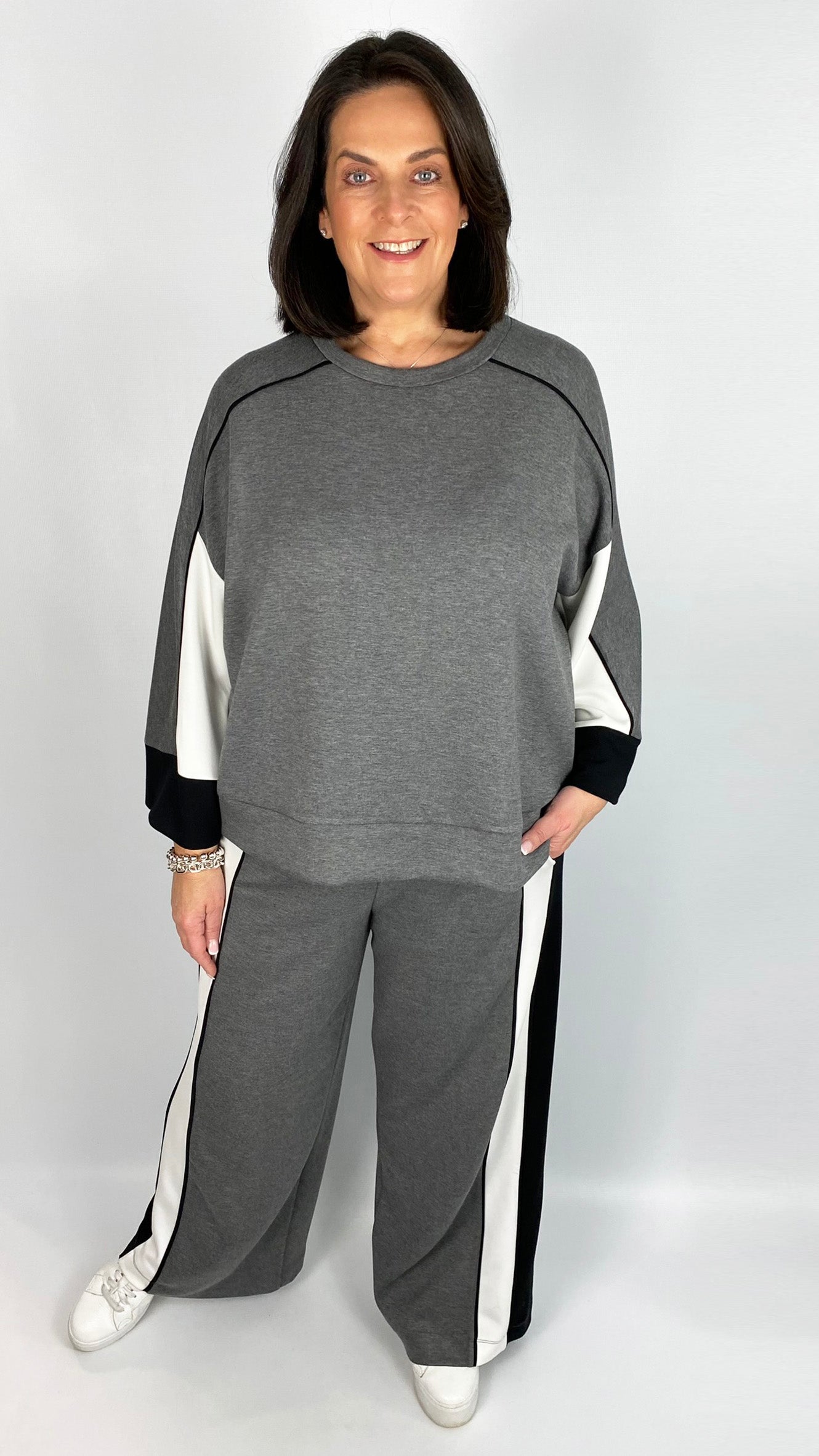 Block contrast & piping bell sleeve sweatshirt by Mat (Grey/Black/White)