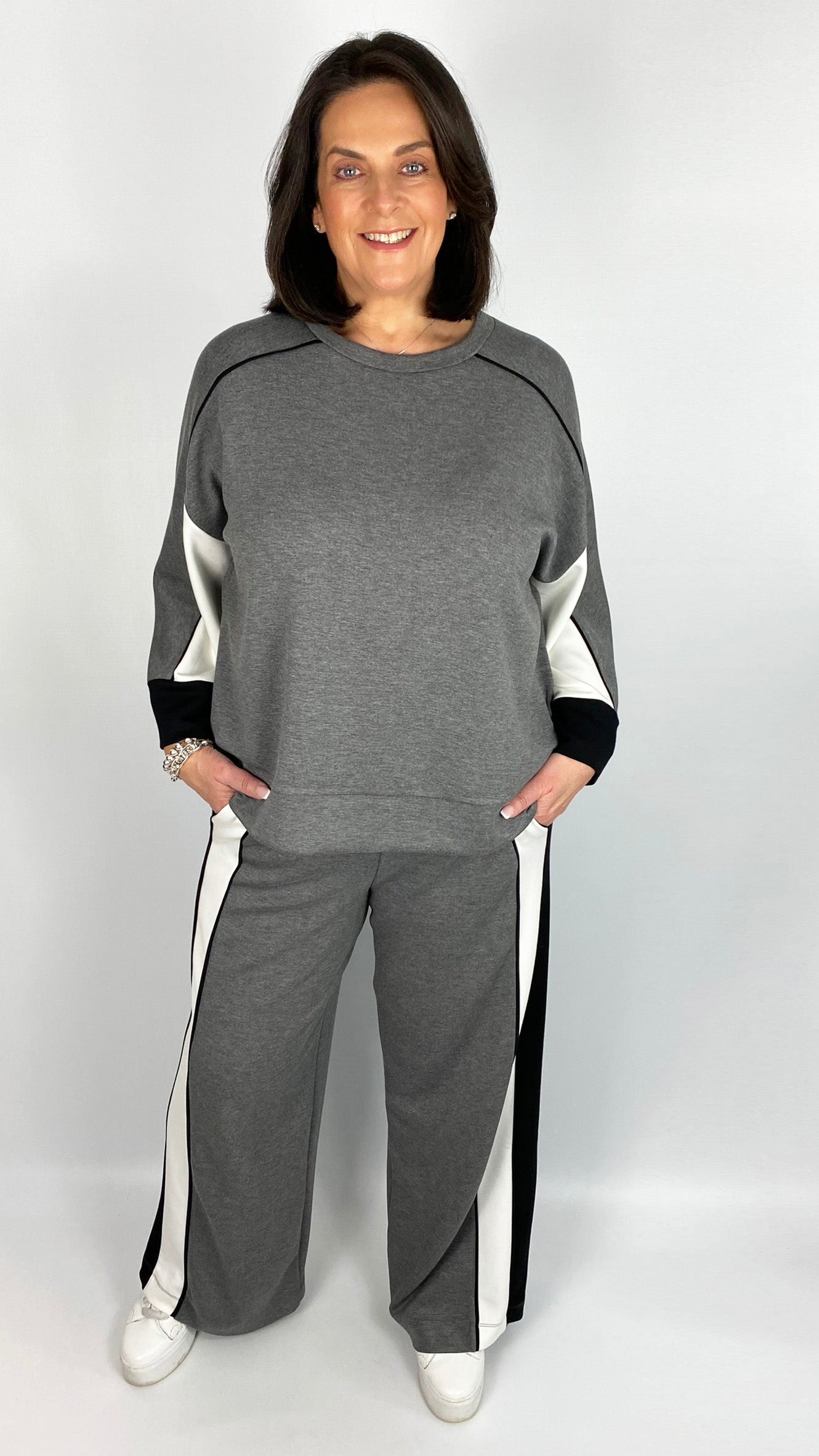 Block contrast & piping bell sleeve sweatshirt by Mat (Grey/Black/White)