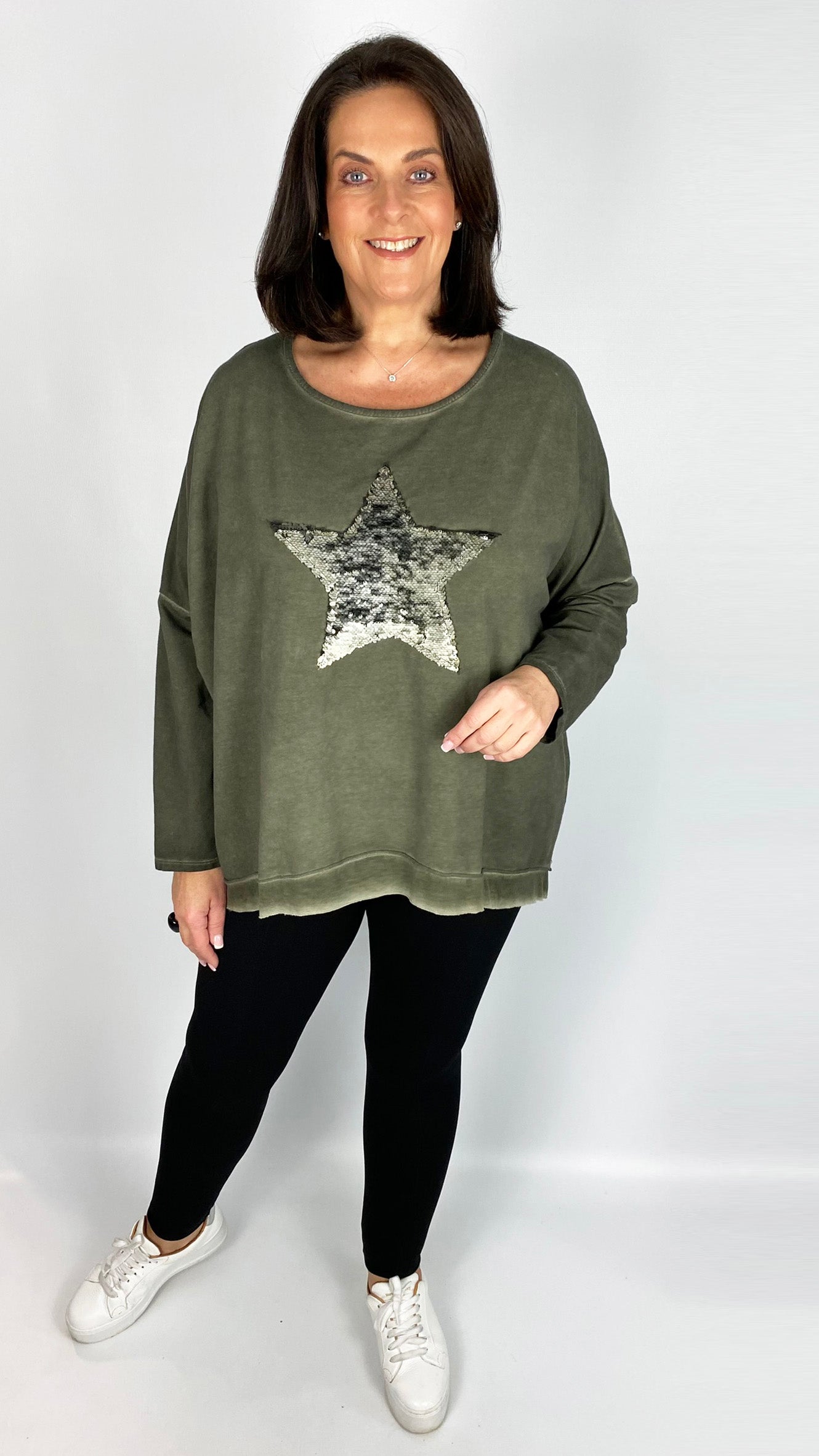 Brushed sequin star sweatshirt (2 Colours)