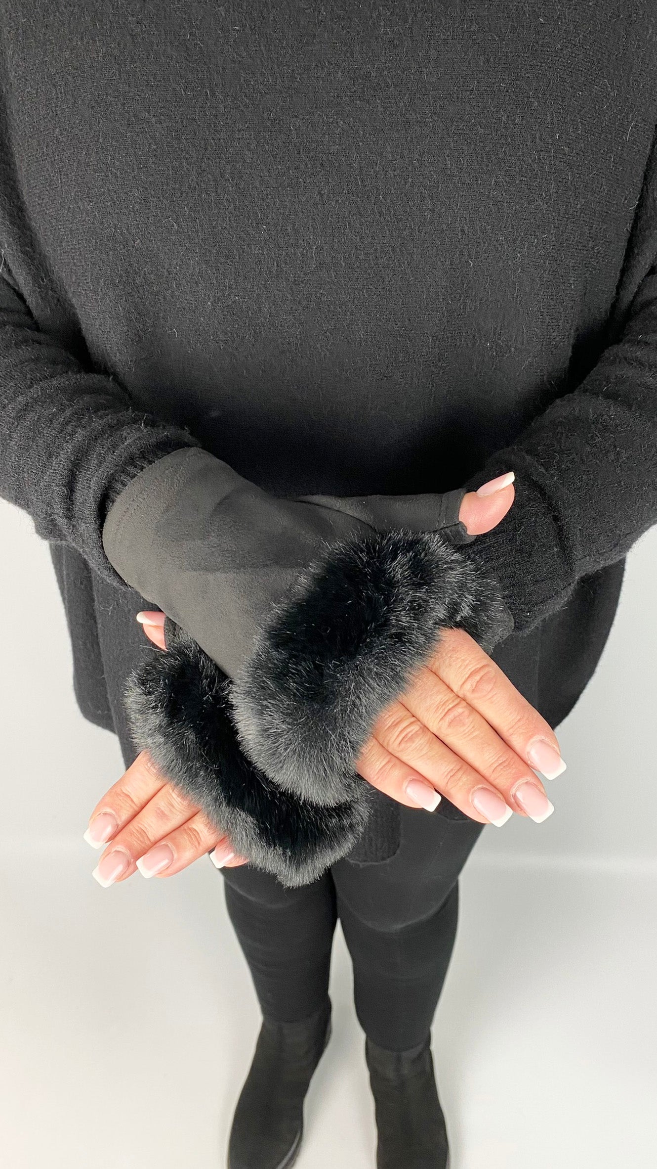 Faux fur trimmed fingerless gloves (5 Colours)