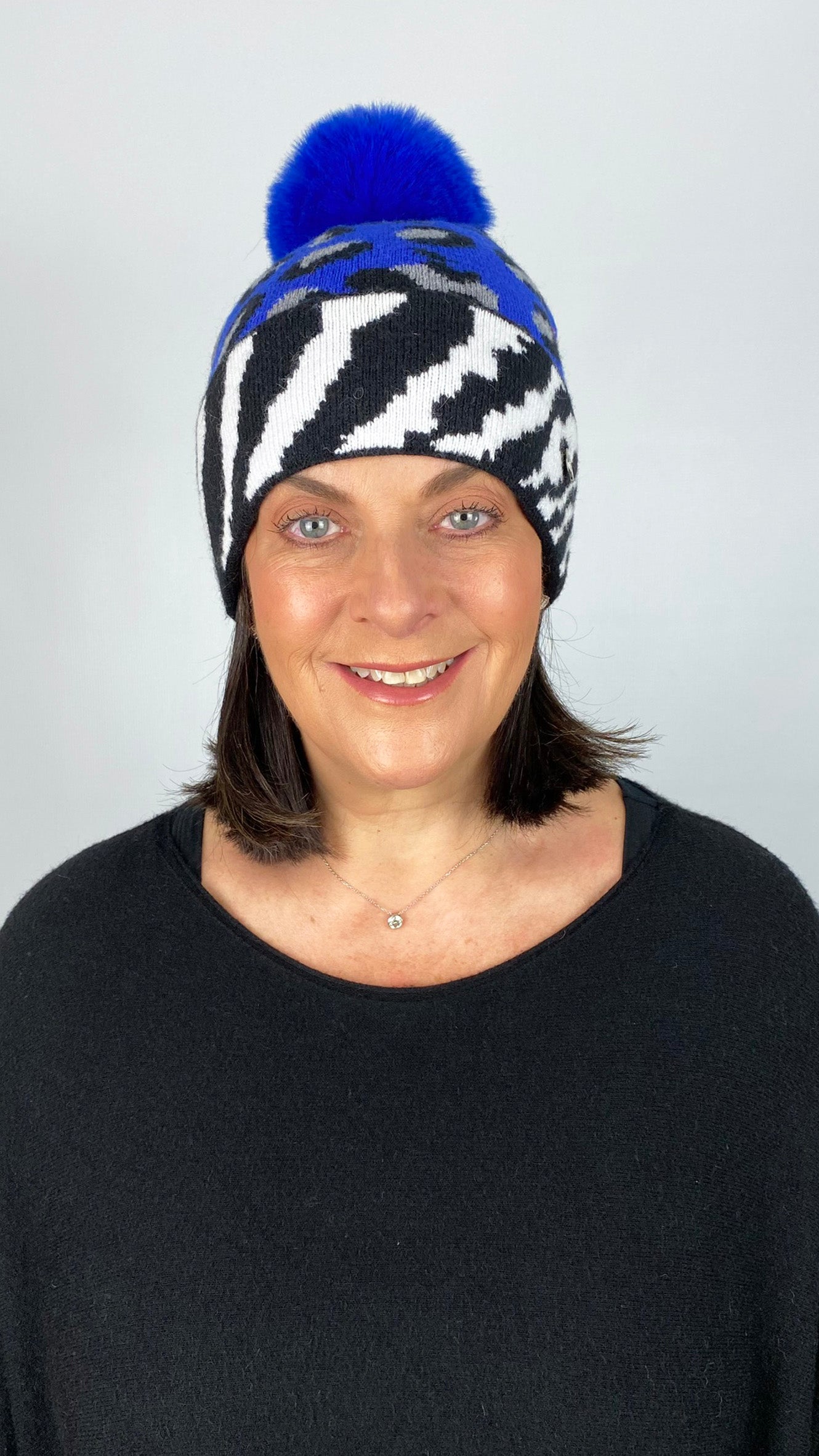 Animal print & faux fur bobble hat (3 Colours)