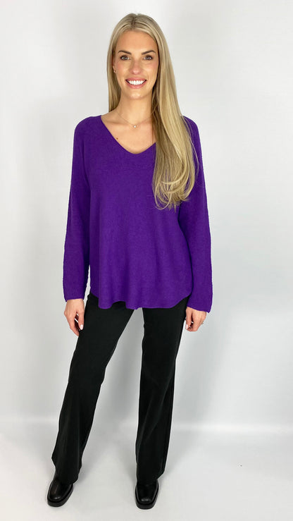 My curved hem v-neck jumper (7 Colours)