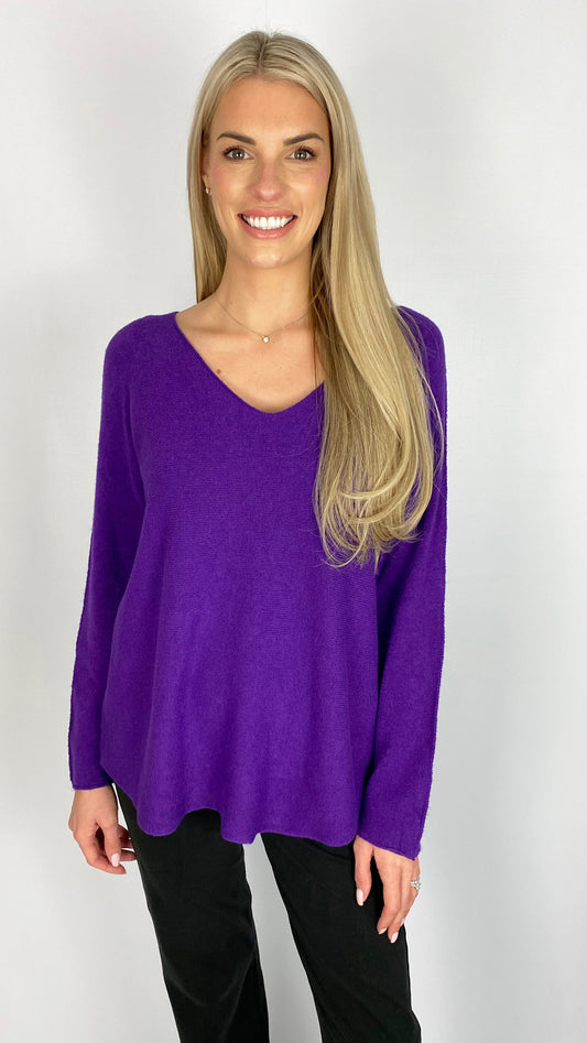 My curved hem v-neck jumper (7 Colours)