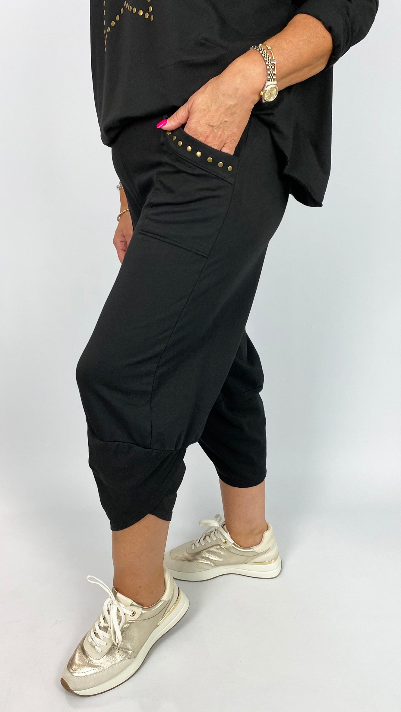 Gold studded pocket barrel-leg jogger | 4 Colours
