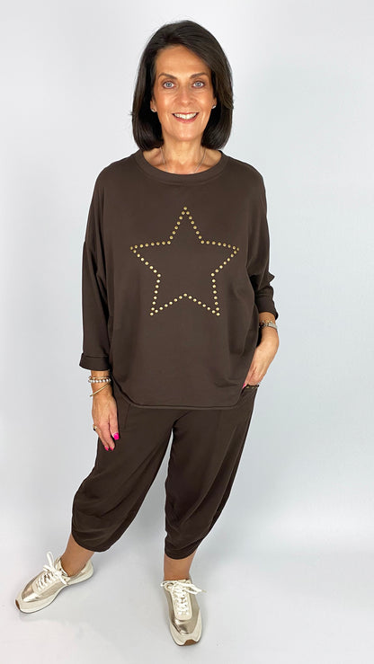 Gold studded pocket barrel-leg jogger | 4 Colours