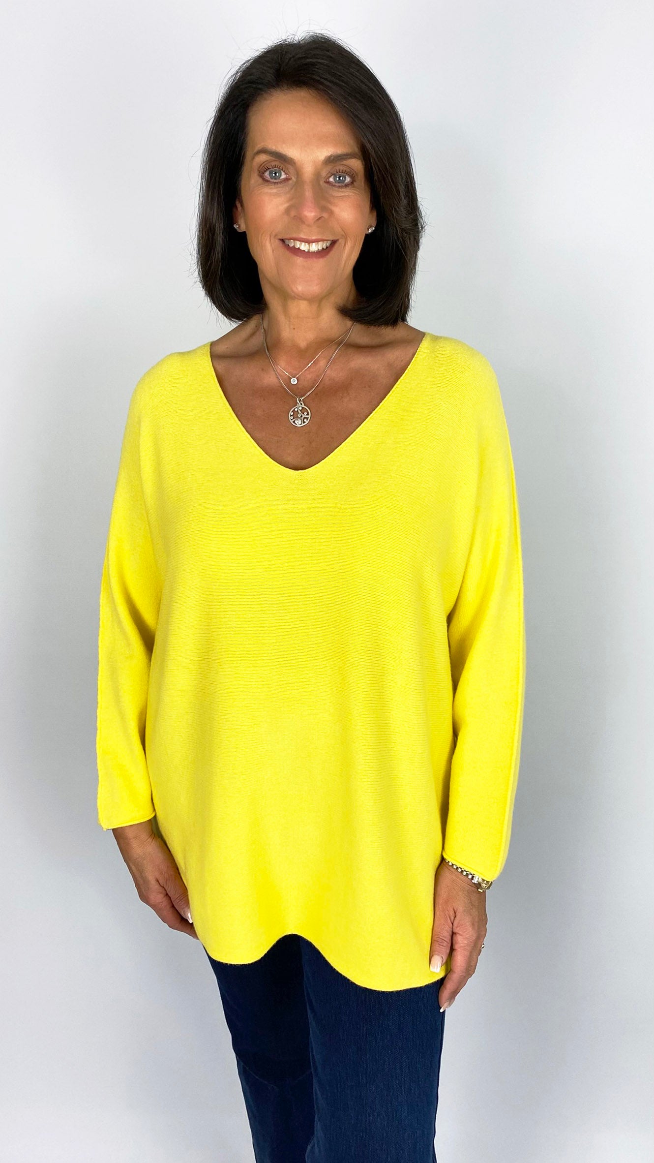 Ultra-soft oversized v-neck jumper | 8 Colours