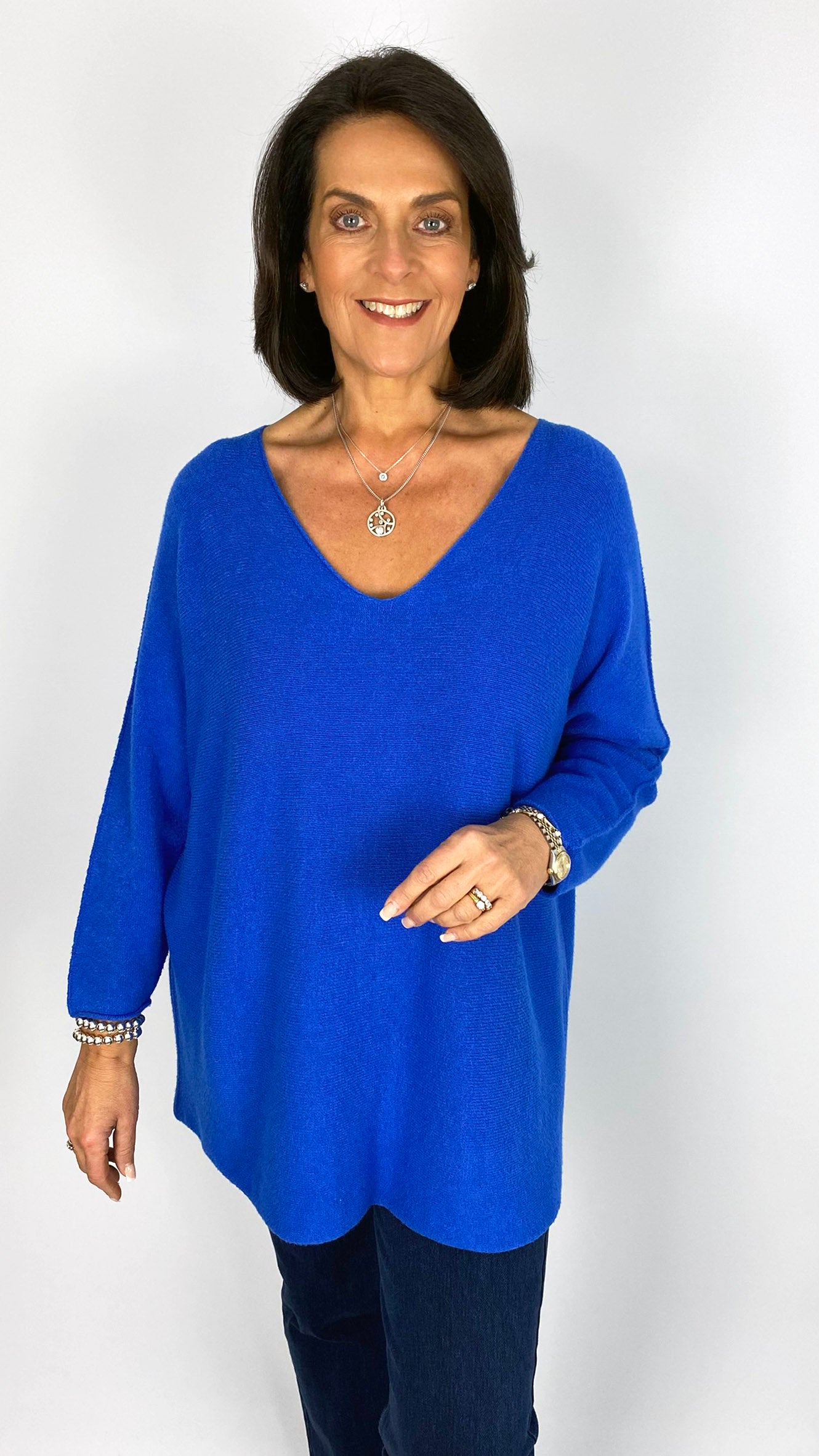 Ultra-soft oversized v-neck jumper | 8 Colours